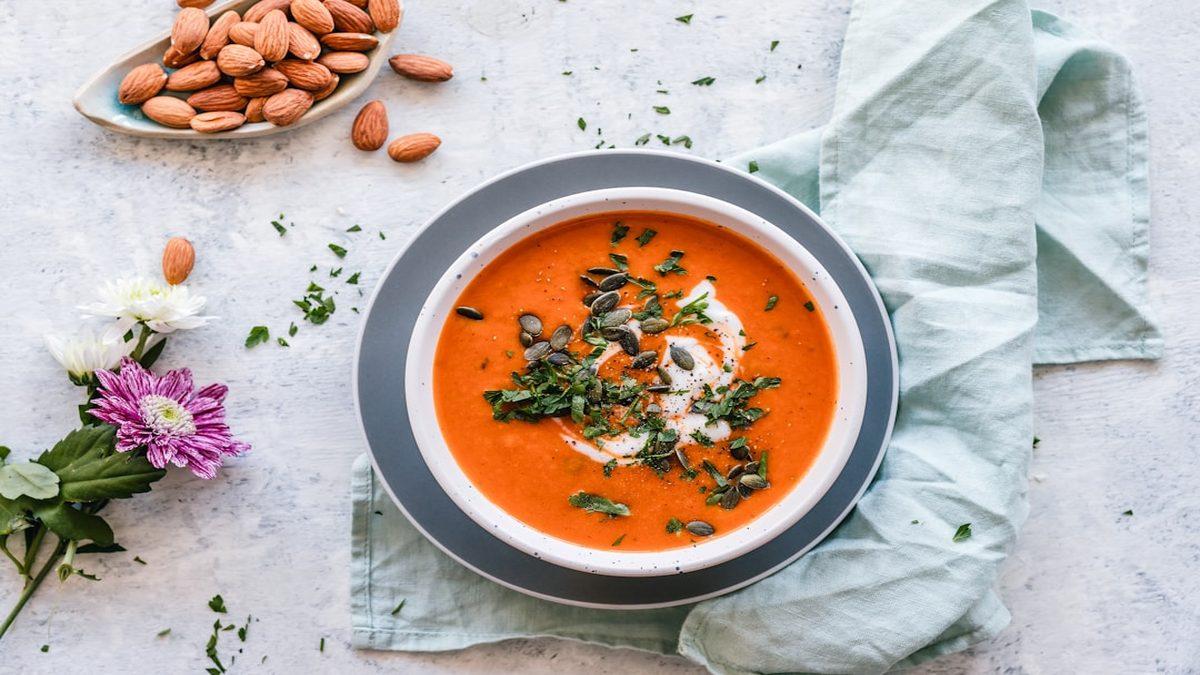 plant-forward small appetite meals — fresh smoothie bowl with berries